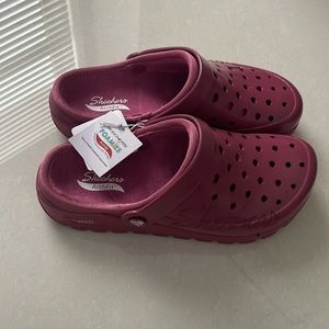 NWT Sketchers Arch Fit
